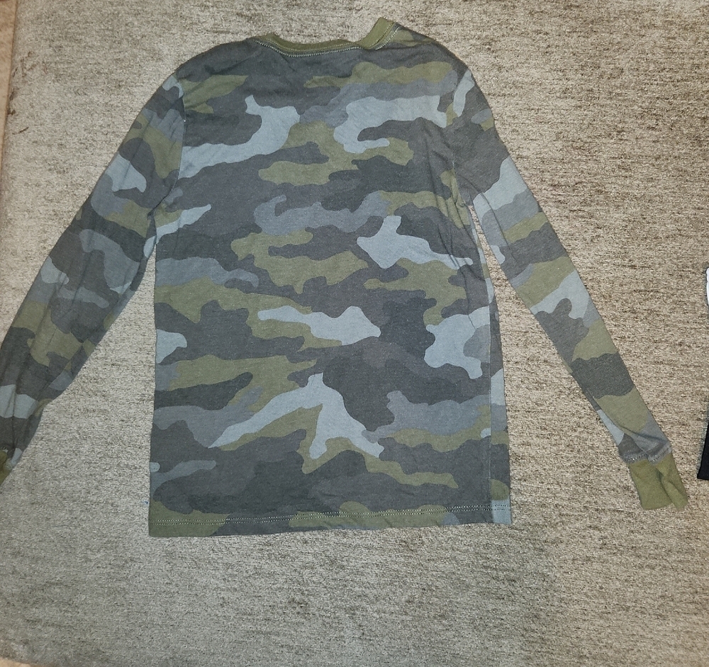 Cat & Jack Green and Gray Camo Tee